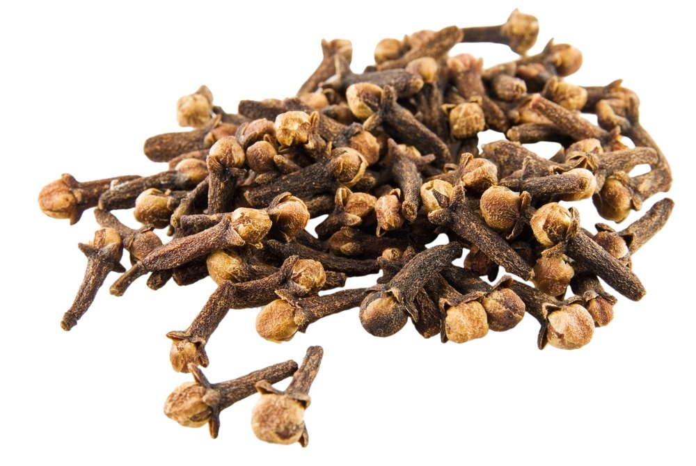 17 Amazing Health Benefits Of Cloves