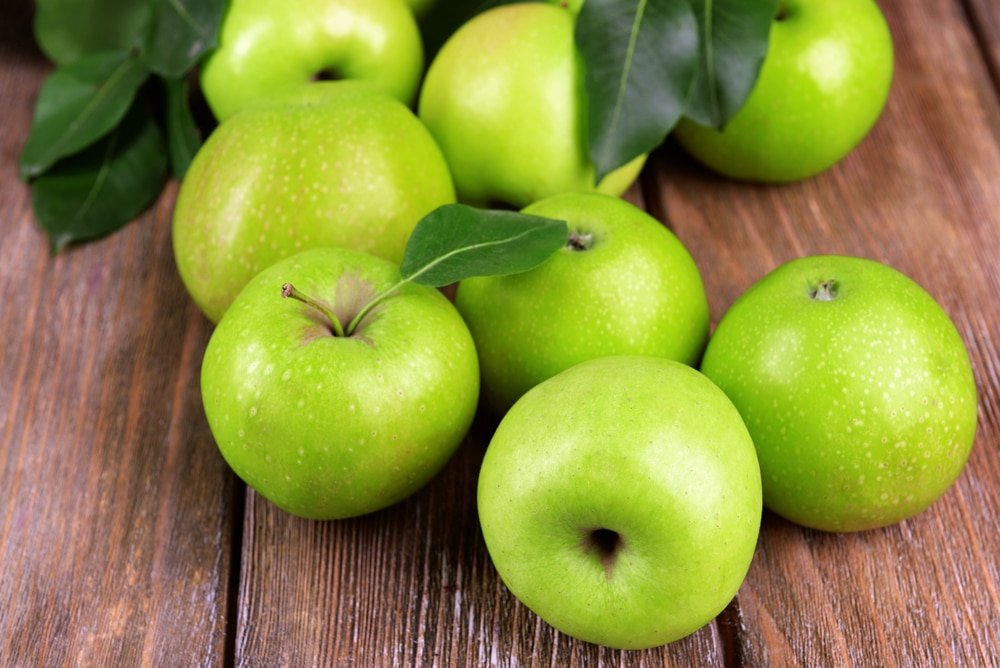 11 Amazing Health Benefits of Eating Green Apples during Pregnancy